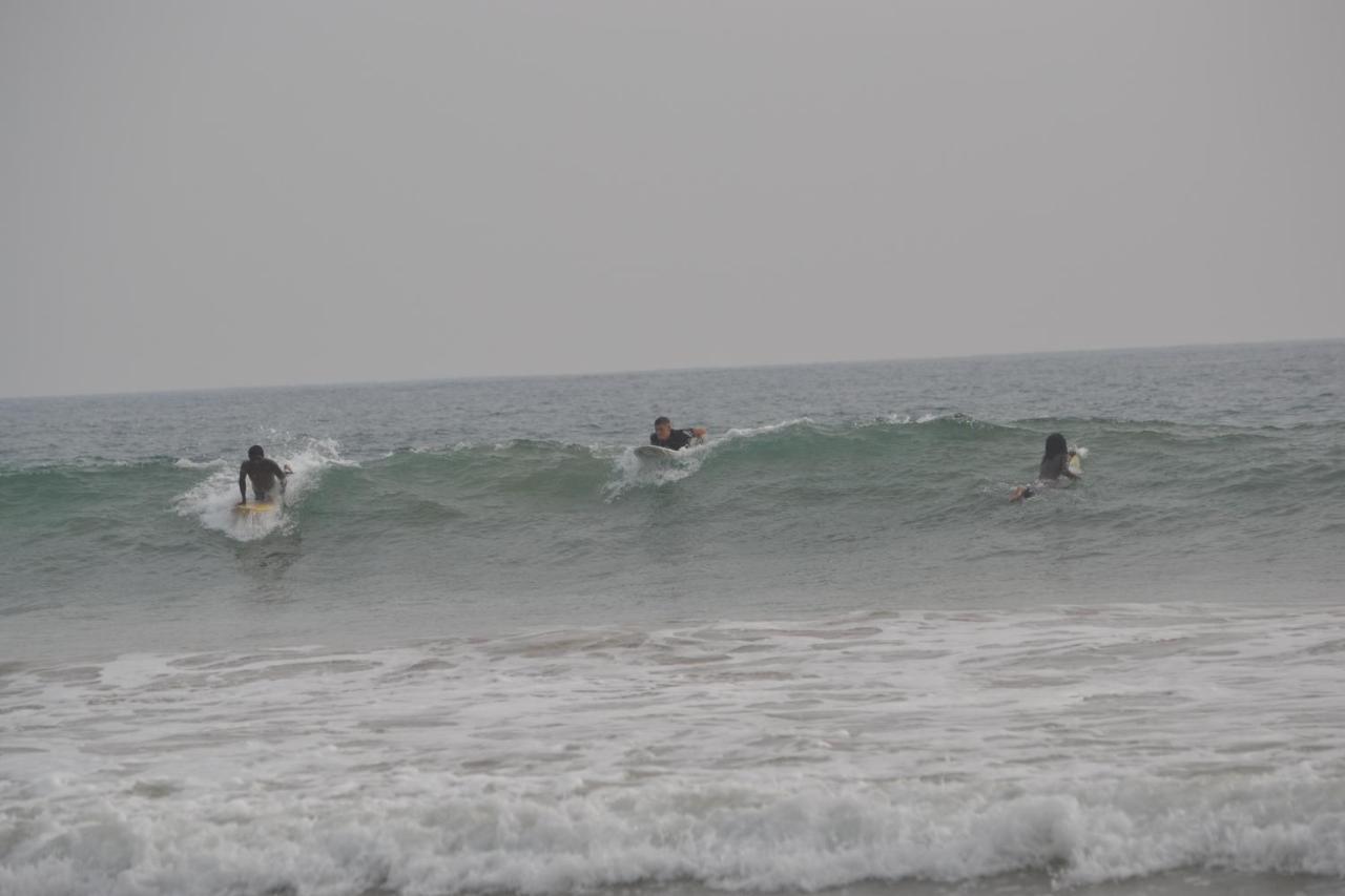 Siri Medura Surf Yoga Meditation Guesthouse And Hostel Weligama Esterno foto